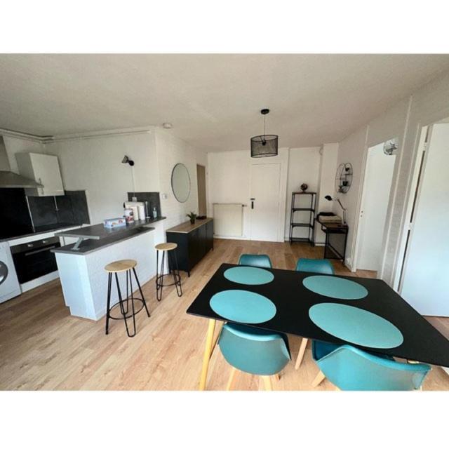 T2 Renove Avec Parking Gratuit Sur Place Apartment Valence  Exterior photo